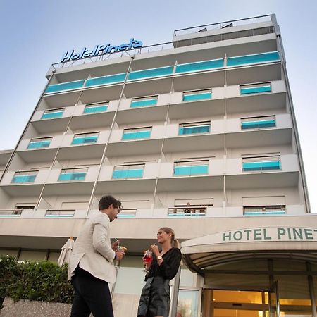 Hotel Pineta Sottomarina Kültér fotó